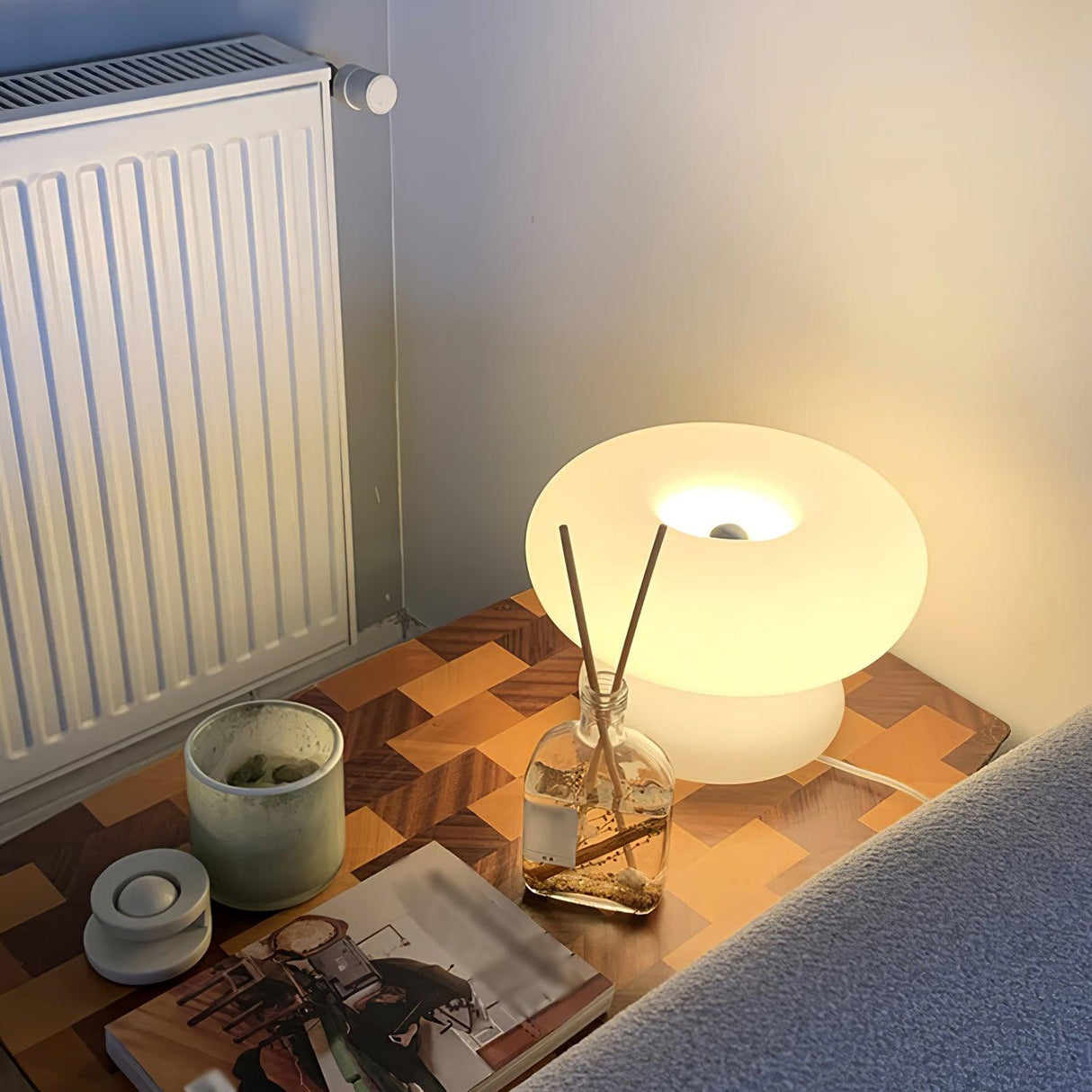Modern LED Table Lamp Ring Shape Design With Soft Glow - Product detail 11