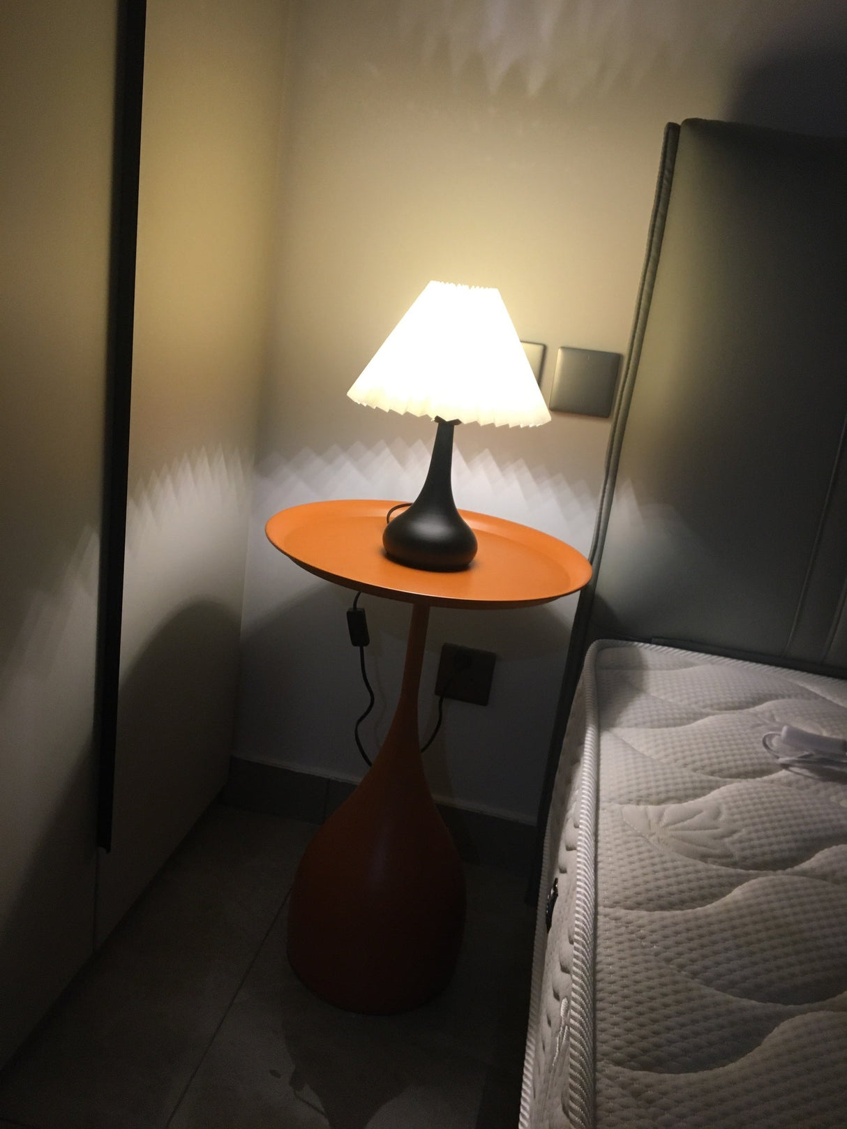 Modern Table Lamp Black Base With Pleated Shade - Product detail 11