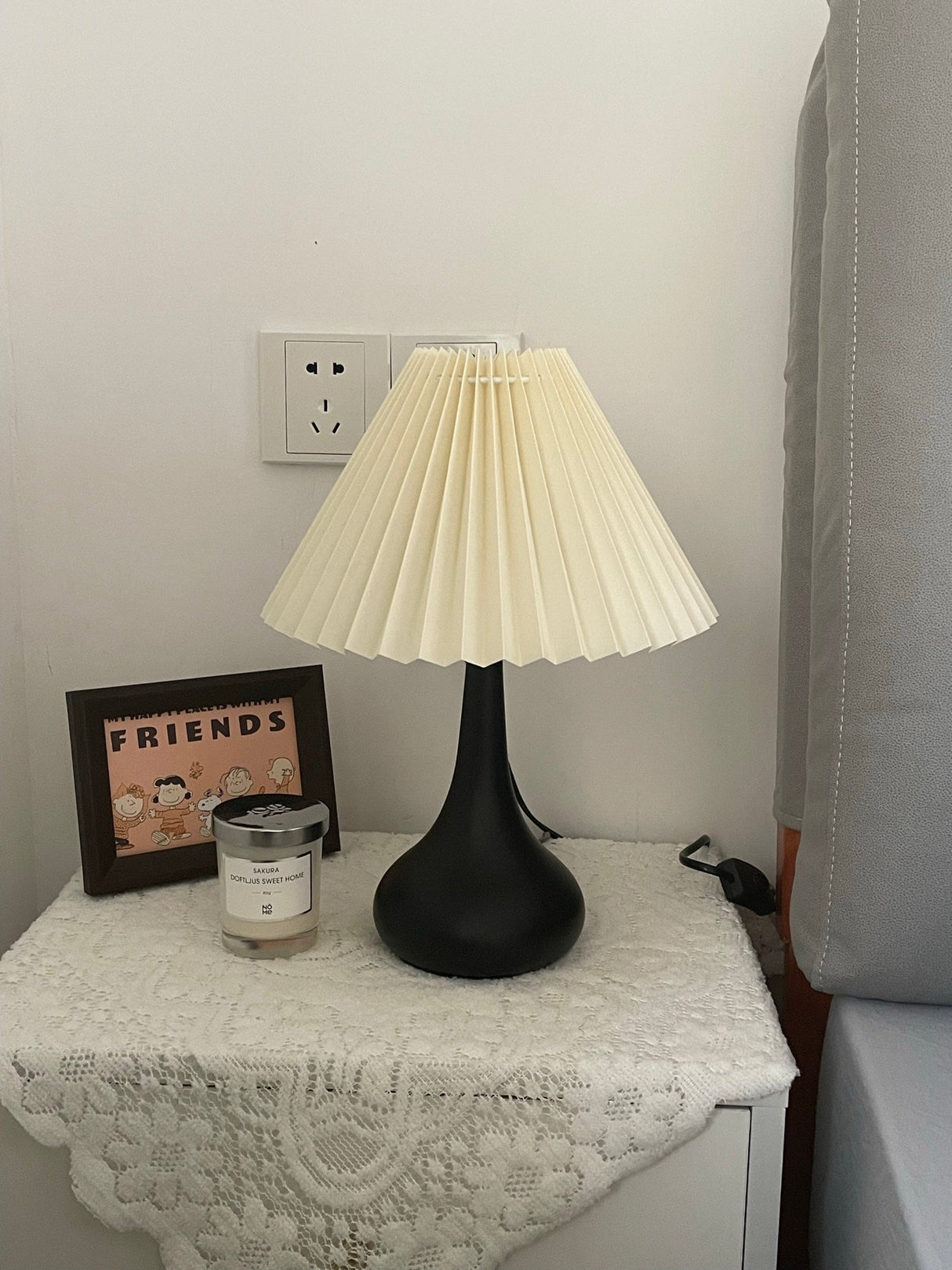 Modern Table Lamp Black Base With Pleated Shade - Product detail 26