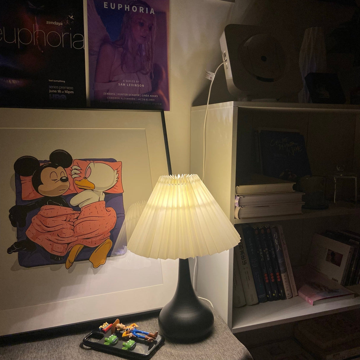 Modern Table Lamp Black Base With Pleated Shade - Product detail 4