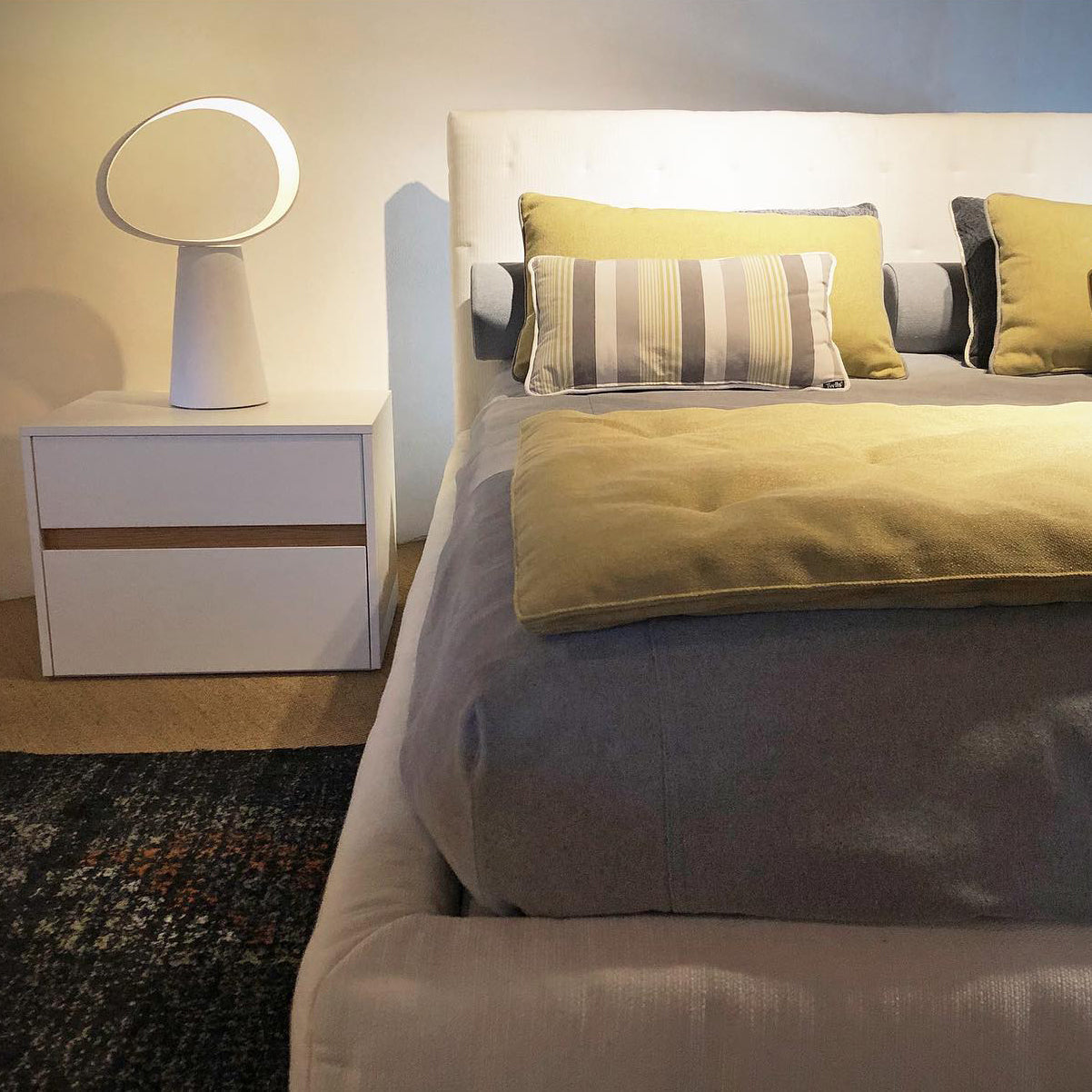 Modern Table Lamp  Sculptural Elliptical Design - Product detail 16