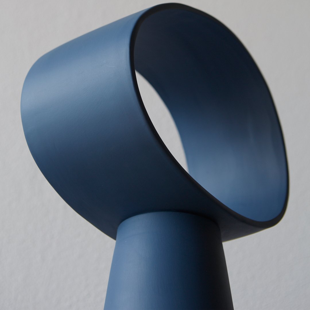 Modern Table Lamp  Sculptural Elliptical Design - Product detail 8