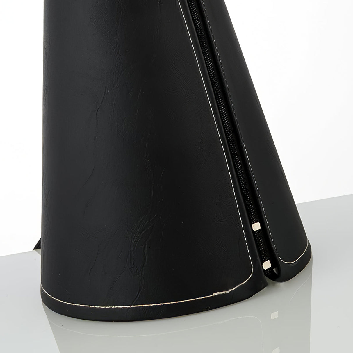 Modern Leather Table Lamp  Zipper Detail Design - Product detail 10