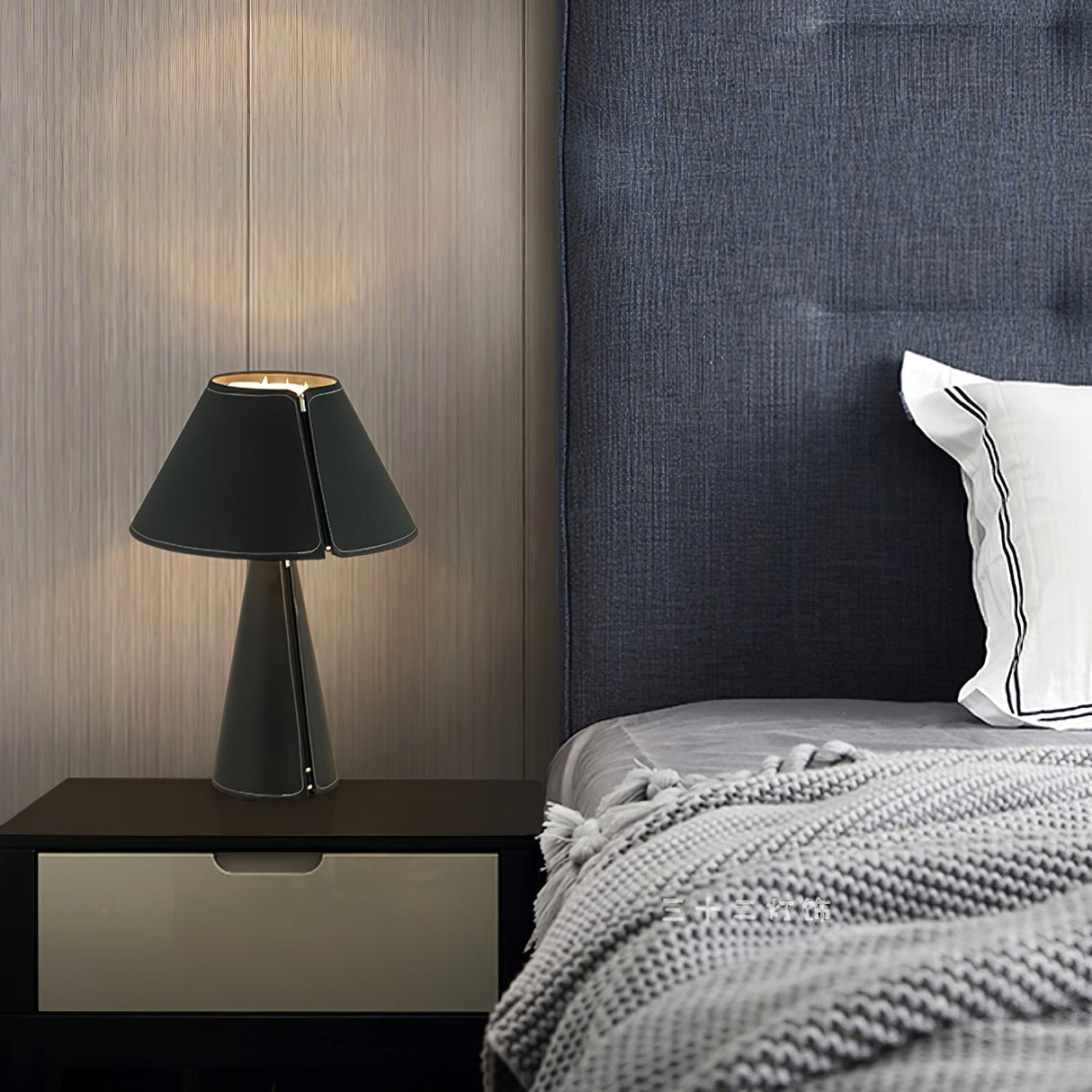 Modern Leather Table Lamp  Zipper Detail Design - Product detail 6