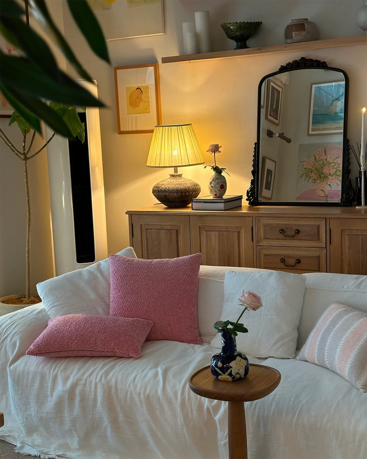 Ceramic Table Lamp Textured Base with Pleated Shade - Product detail 7