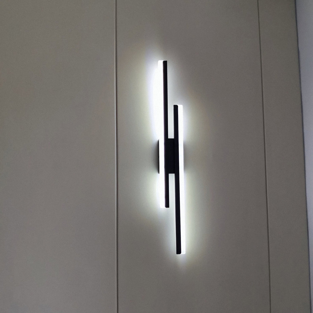Modern LED Wall Lamp Minimalist Black White Design - Product detail 6