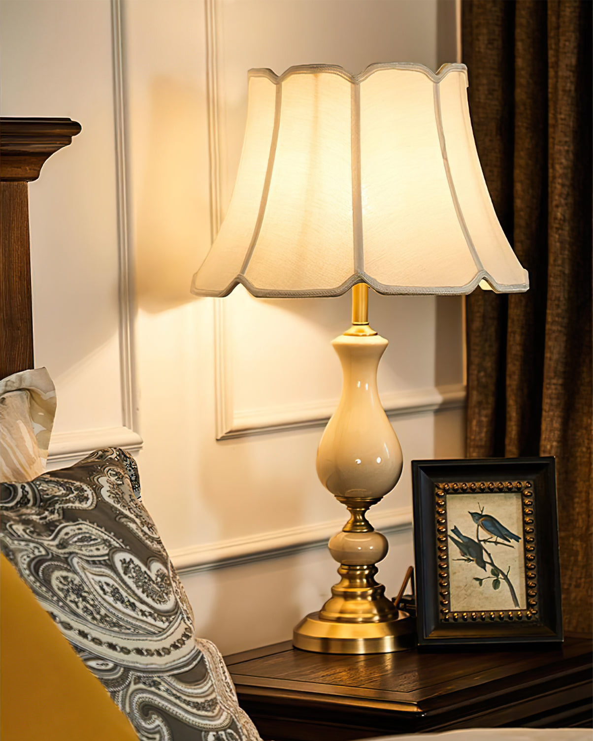 Ceramic Table Lamp Scalloped Shade with Brass Base - Product detail 10