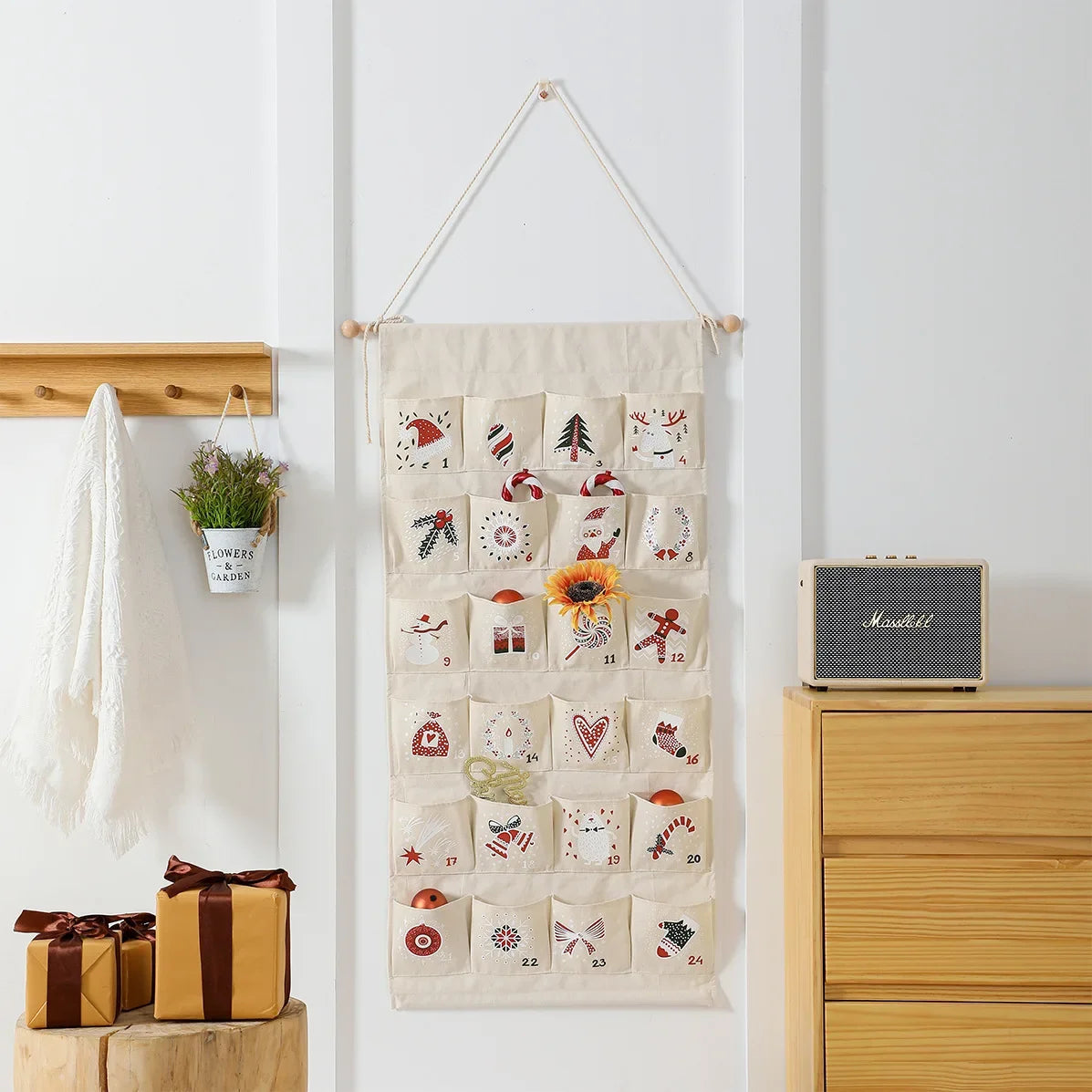 Christmas Advent Calendar 24 Canvas Pockets Hanging Wall Decoration - Product detail 4