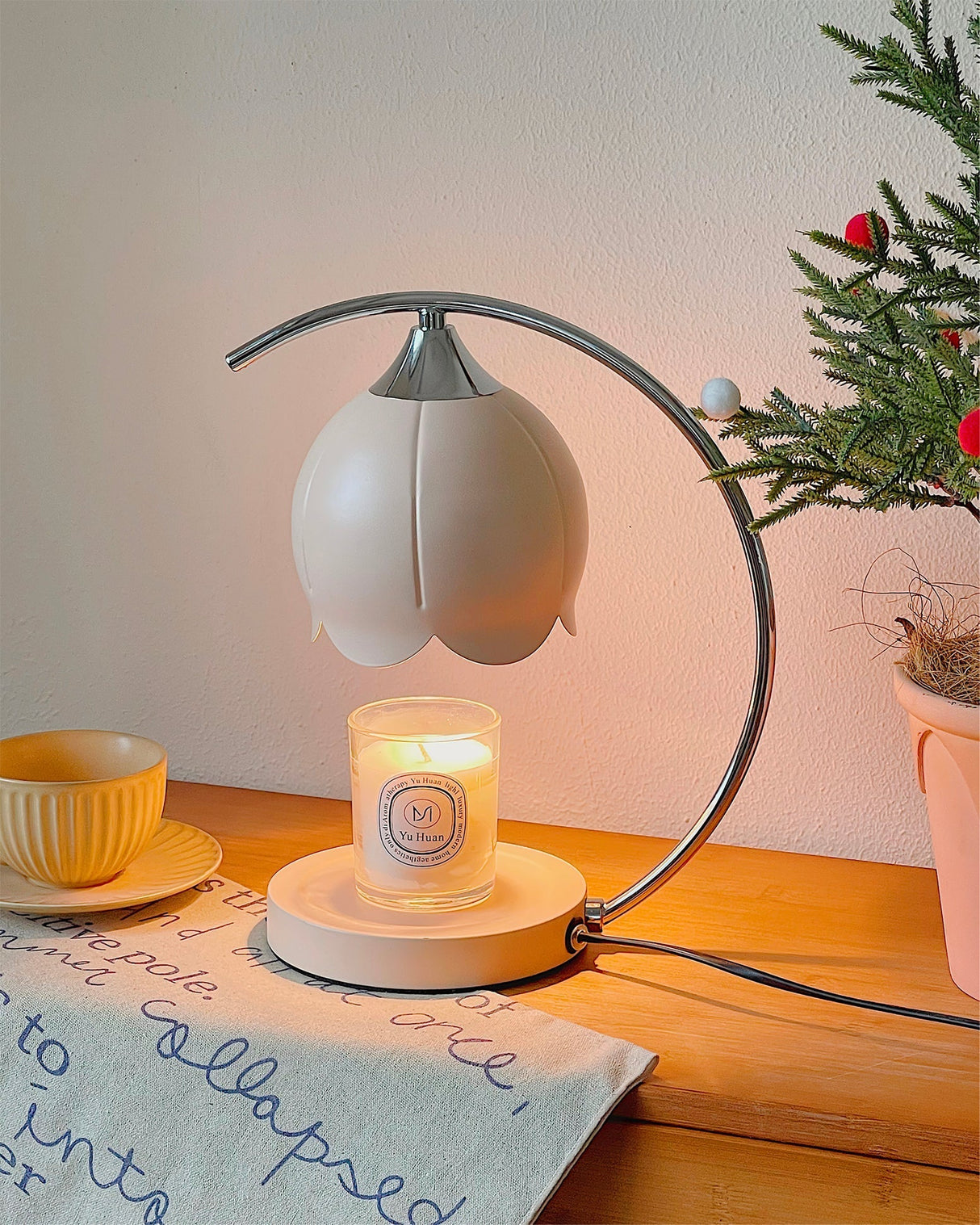 Floral Table Lamp Pink Petal Shade With Candle Warmer - Product detail 17