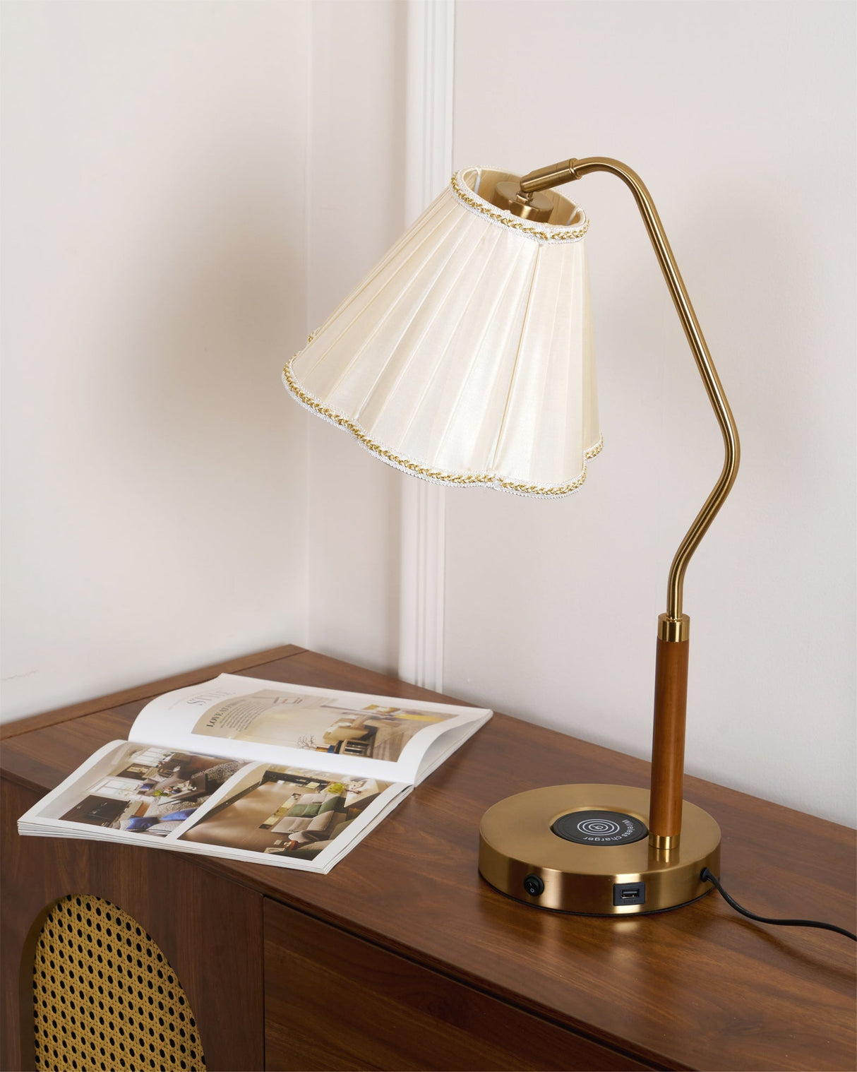 Vintage Table Lamp Brass Base with Pleated Shade - Product detail 13