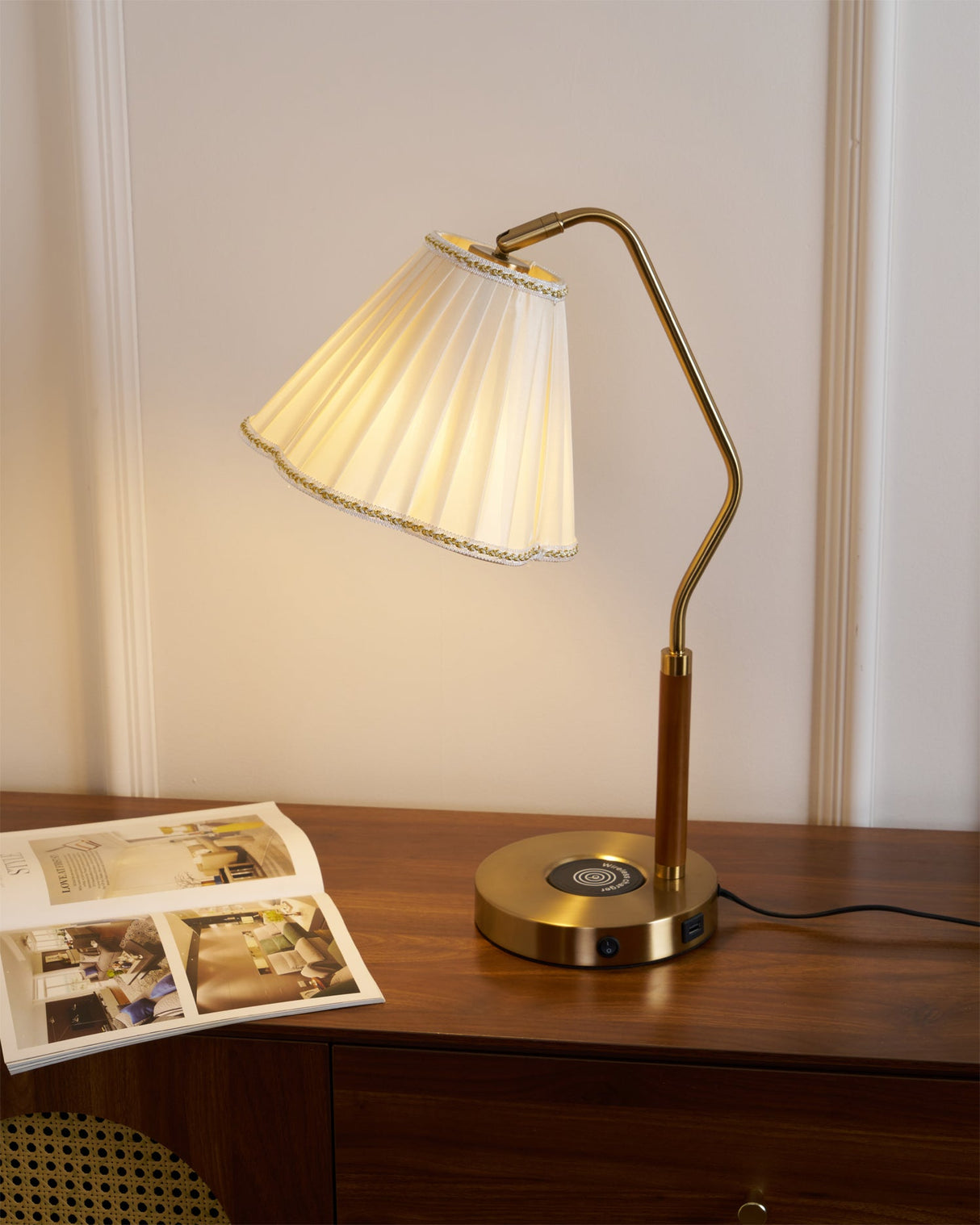 Vintage Table Lamp Brass Base with Pleated Shade - Product detail 9