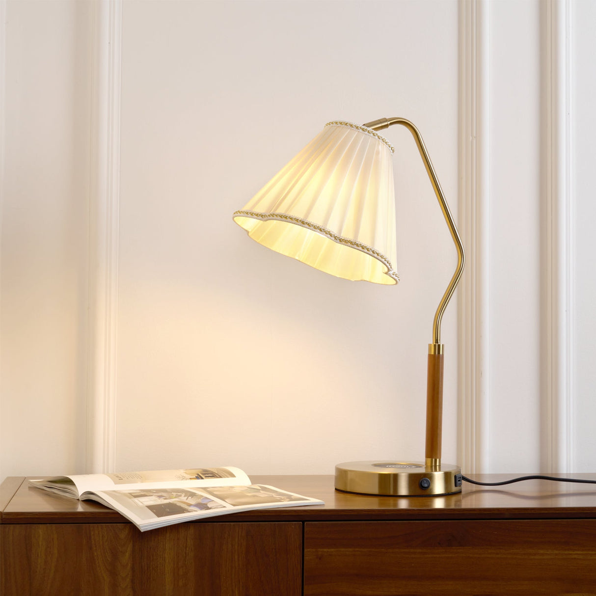 Vintage Table Lamp Brass Base with Pleated Shade - Product detail 8