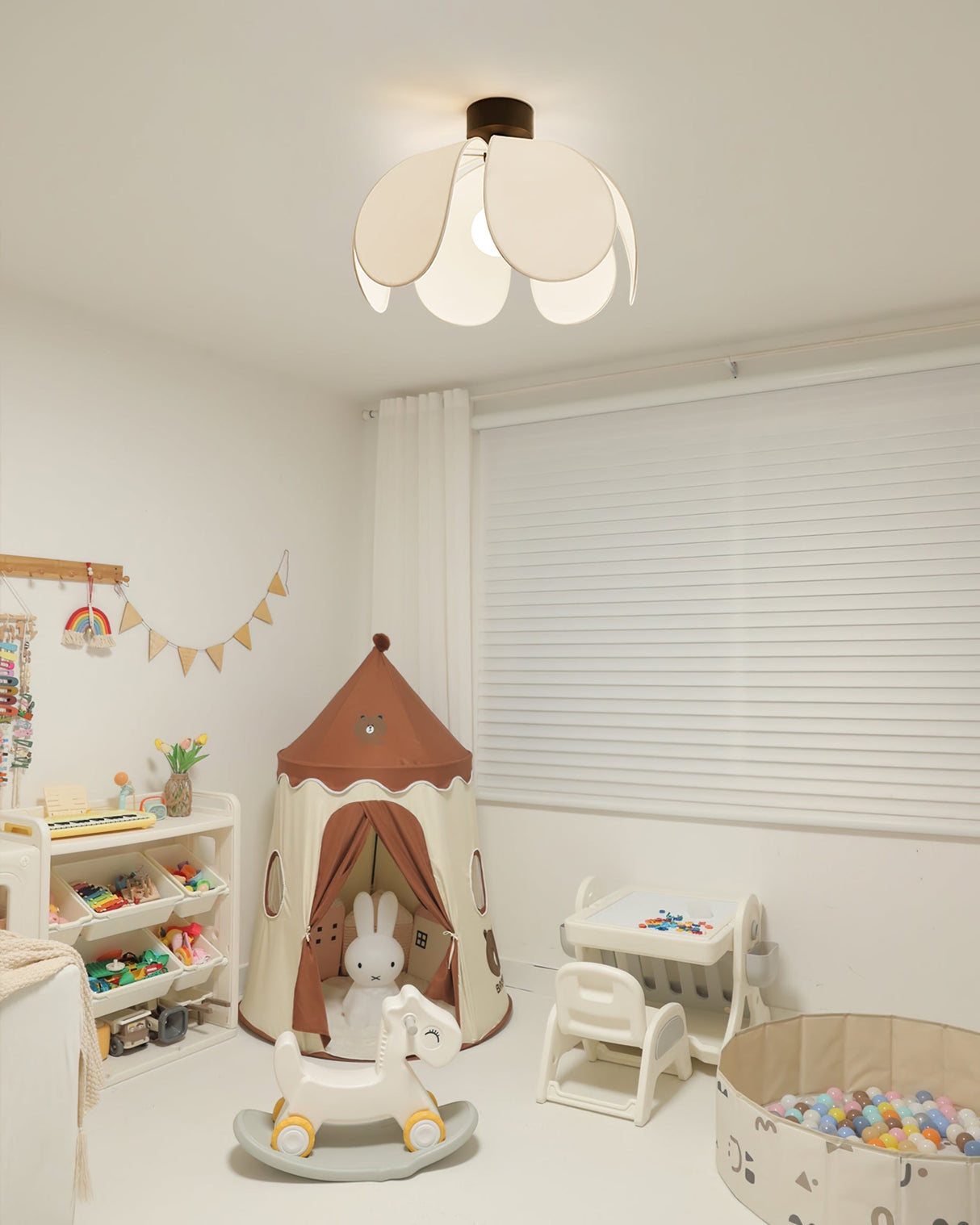 Modern Floral Ceiling Light White Petal Design - Product detail 10