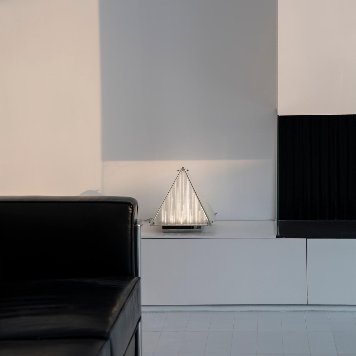 Modern Triangle Table Lamp Glass LED Design - Product detail 18