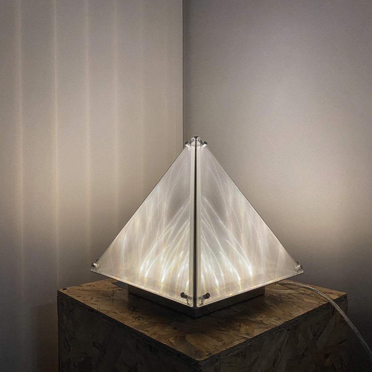 Modern Triangle Table Lamp Glass LED Design - Product detail 21