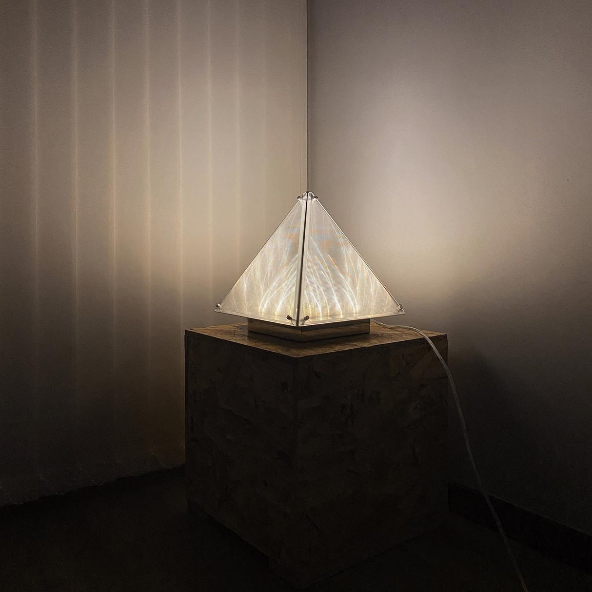 Modern Triangle Table Lamp Glass LED Design - Product detail 22
