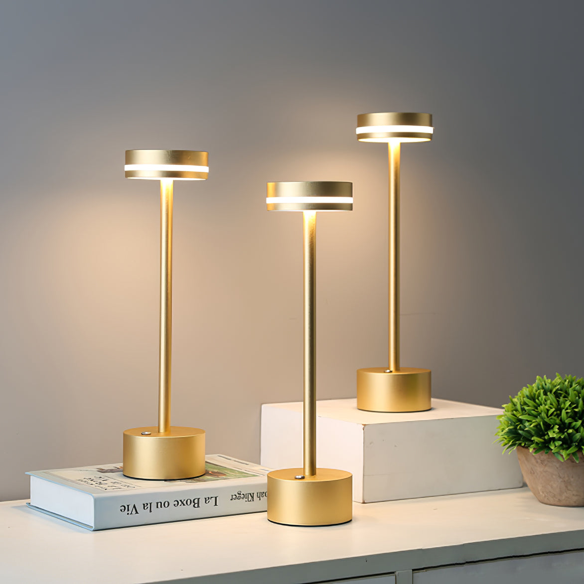 Modern LED Table Lamp Gold Metal Design with Warm Light - Product detail 8