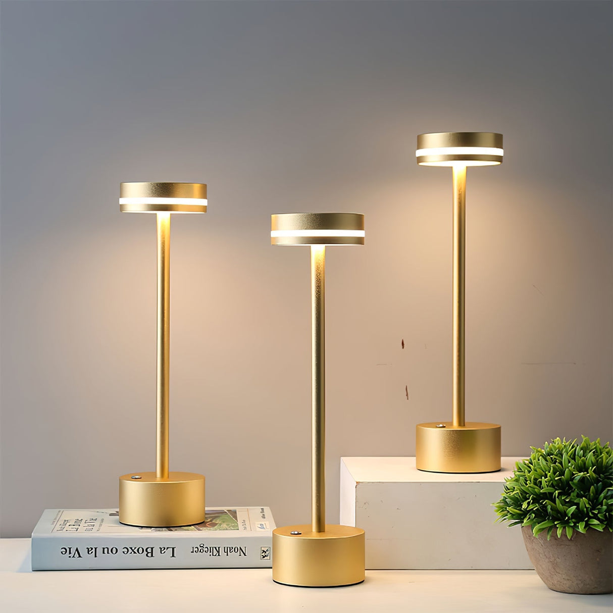 Modern LED Table Lamp Gold Metal Design with Warm Light - Product detail 4