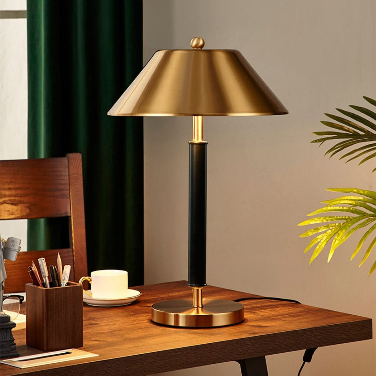 Modern Table Lamp Black and Gold Metal Design - Product detail 14