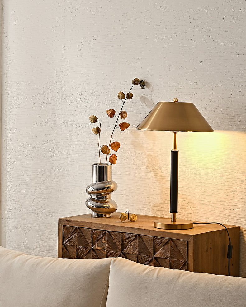 Modern Table Lamp Black and Gold Metal Design - Product detail 4