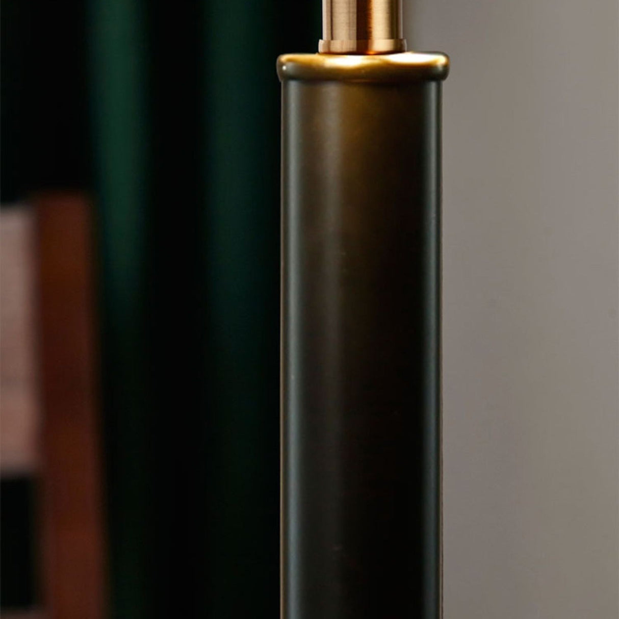Modern Table Lamp Black and Gold Metal Design - Product detail 6