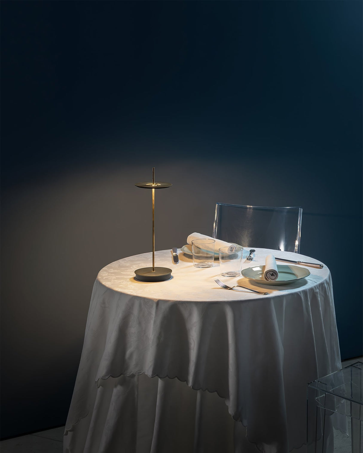 Modern Metal Table Lamp Floating Disc Design - Product detail 23