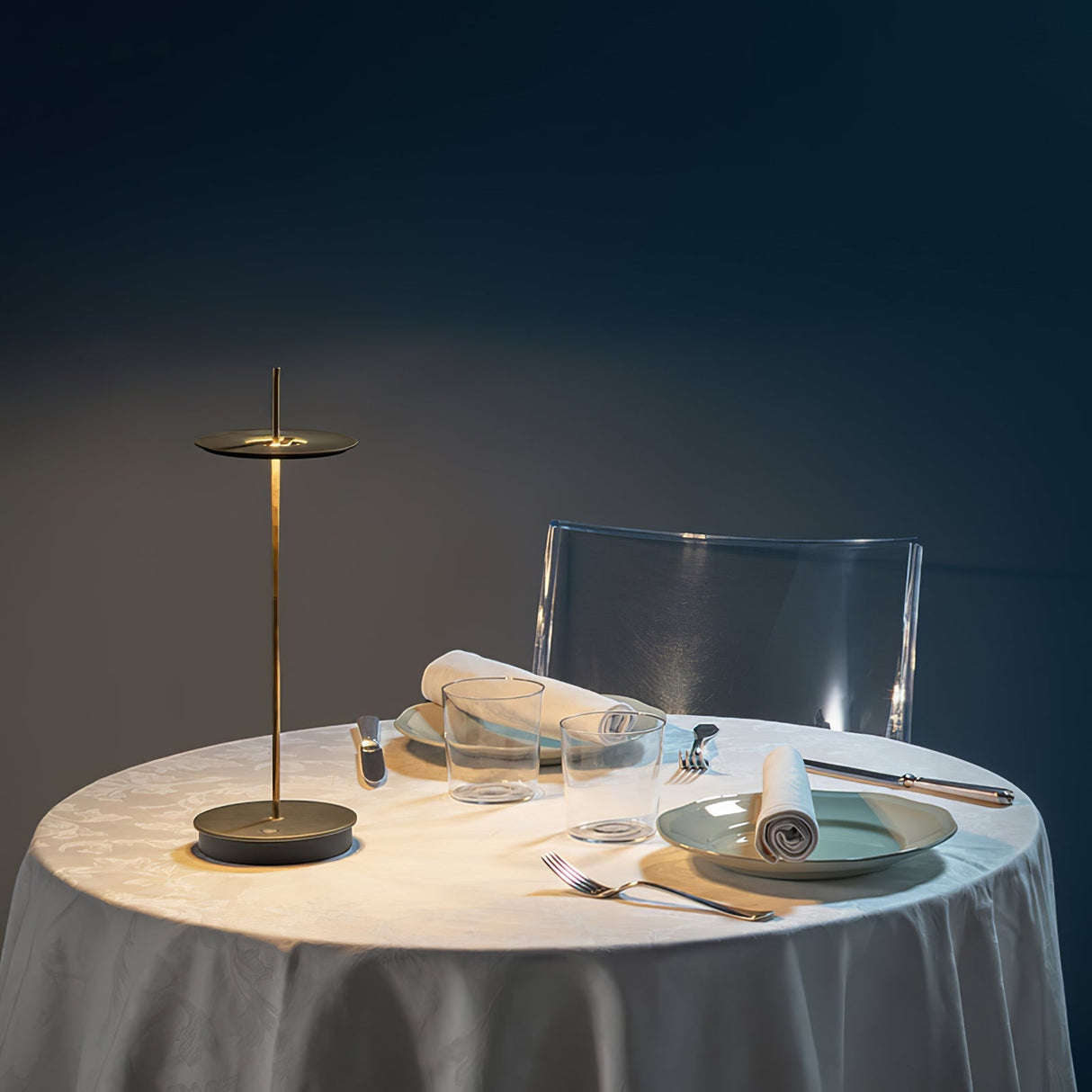 Modern Metal Table Lamp Floating Disc Design - Product detail 7