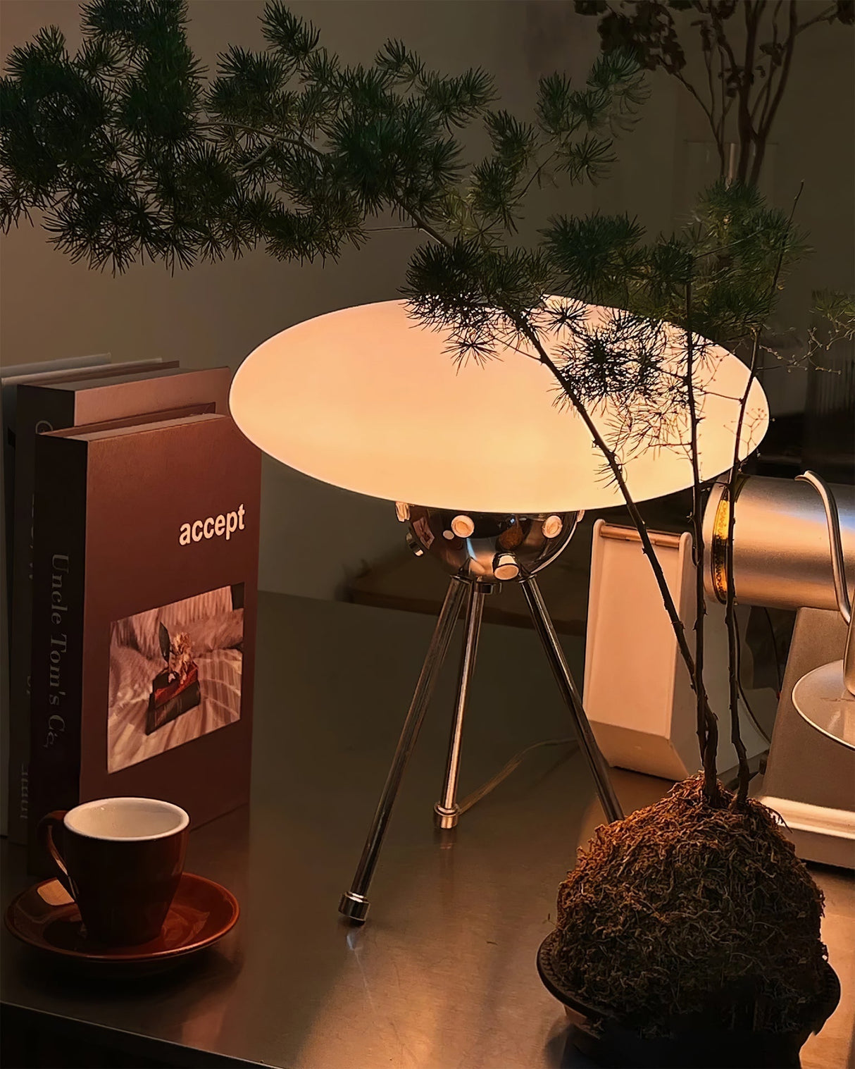 Modern Glass Table Lamp UFO Dome Design - Product detail 13