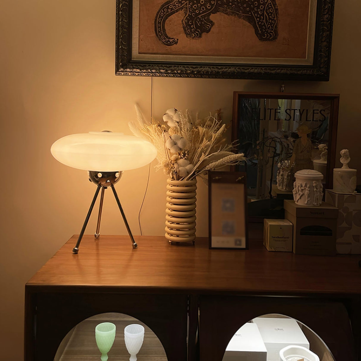 Modern Glass Table Lamp UFO Dome Design - Product detail 11