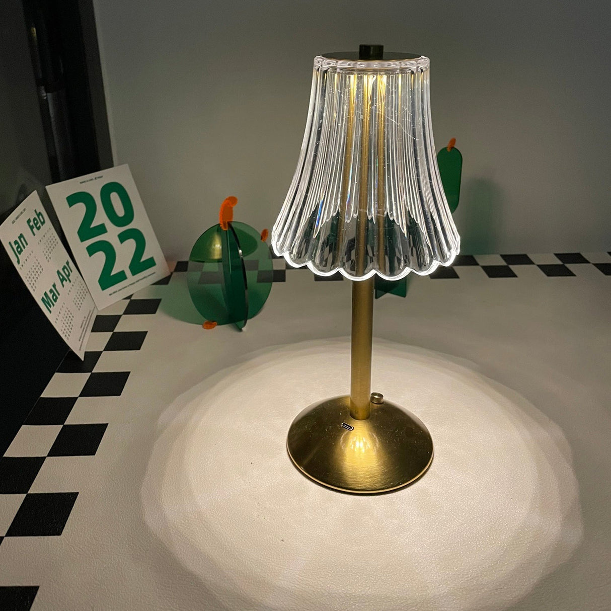 Modern Table Lamp Crystal Glass Shade With Gold Base - Product detail 23