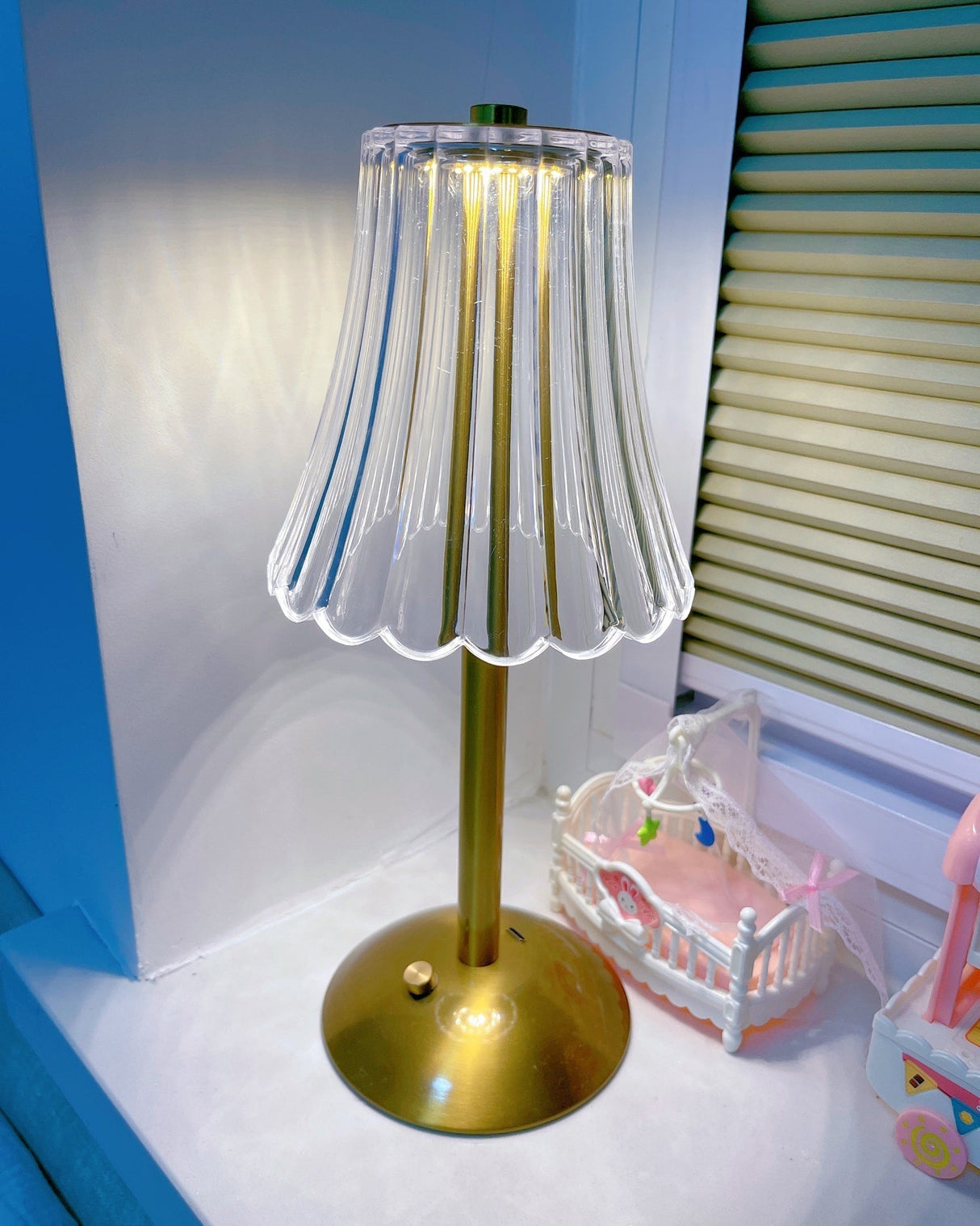 Modern Table Lamp Crystal Glass Shade With Gold Base - Product detail 24