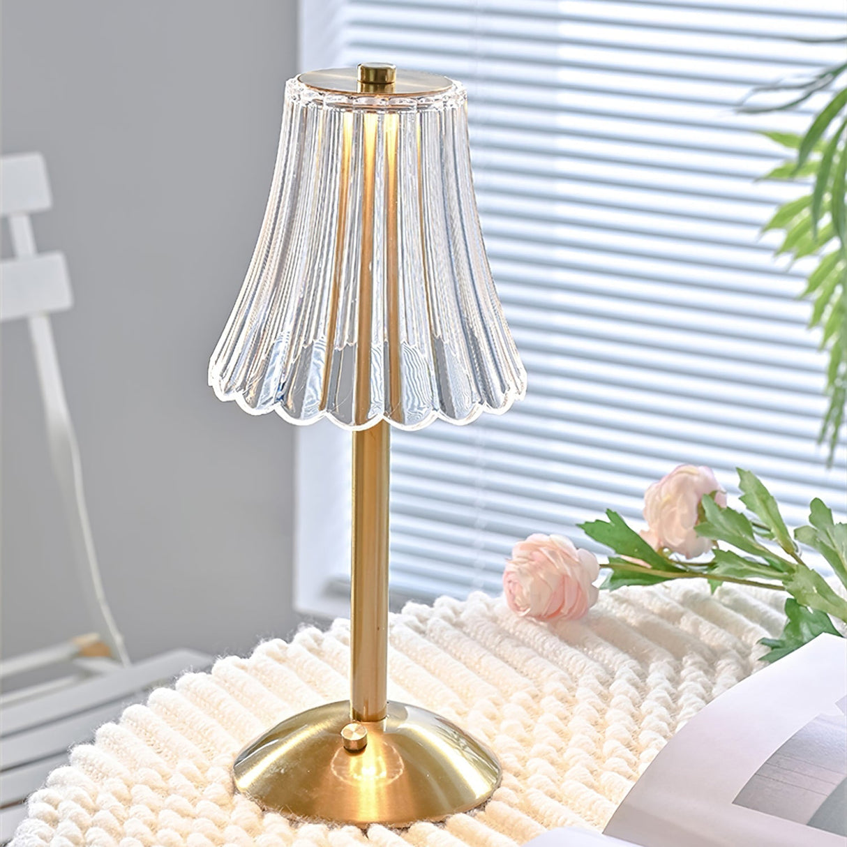 Modern Table Lamp Crystal Glass Shade With Gold Base - Product detail 37