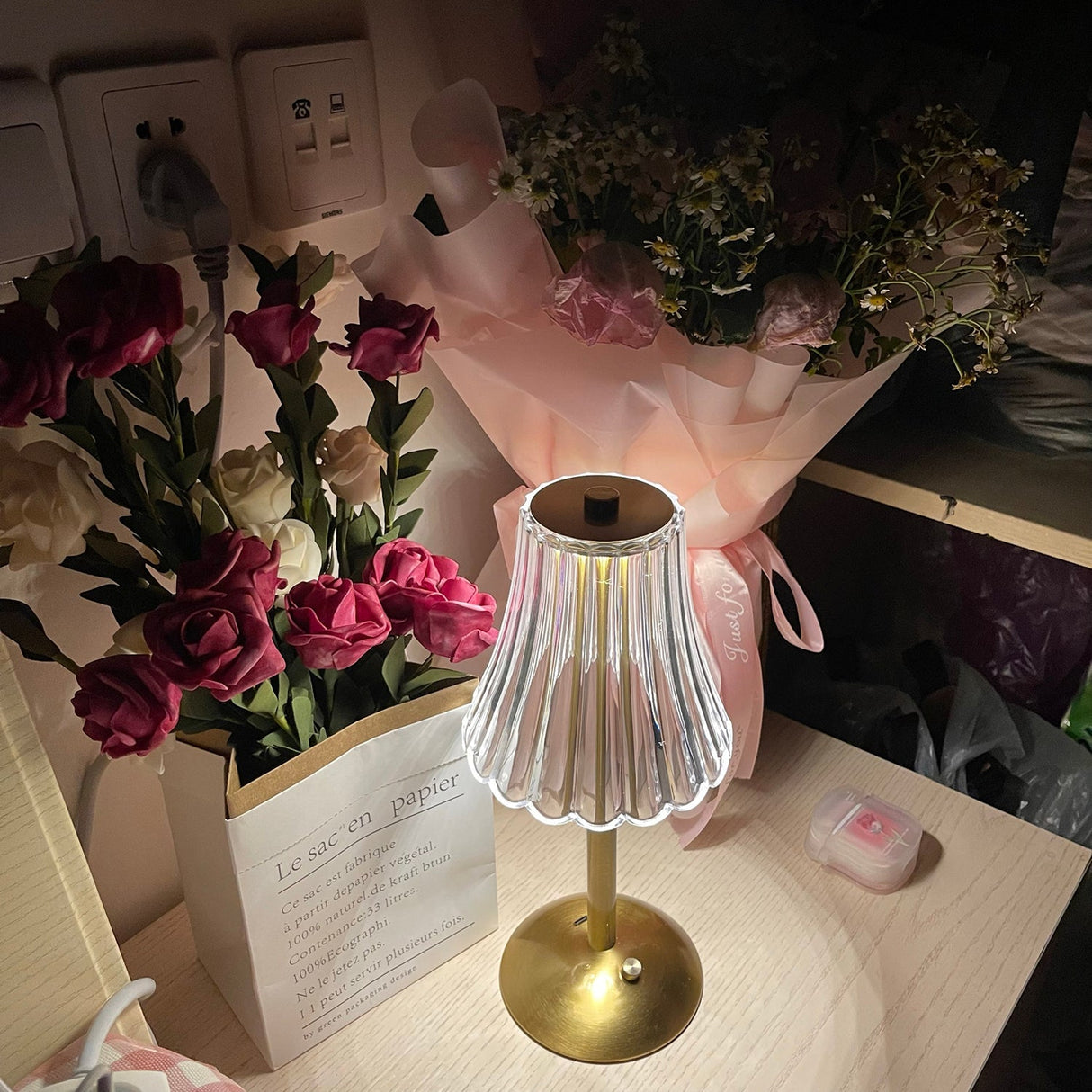 Modern Table Lamp Crystal Glass Shade With Gold Base - Product detail 32