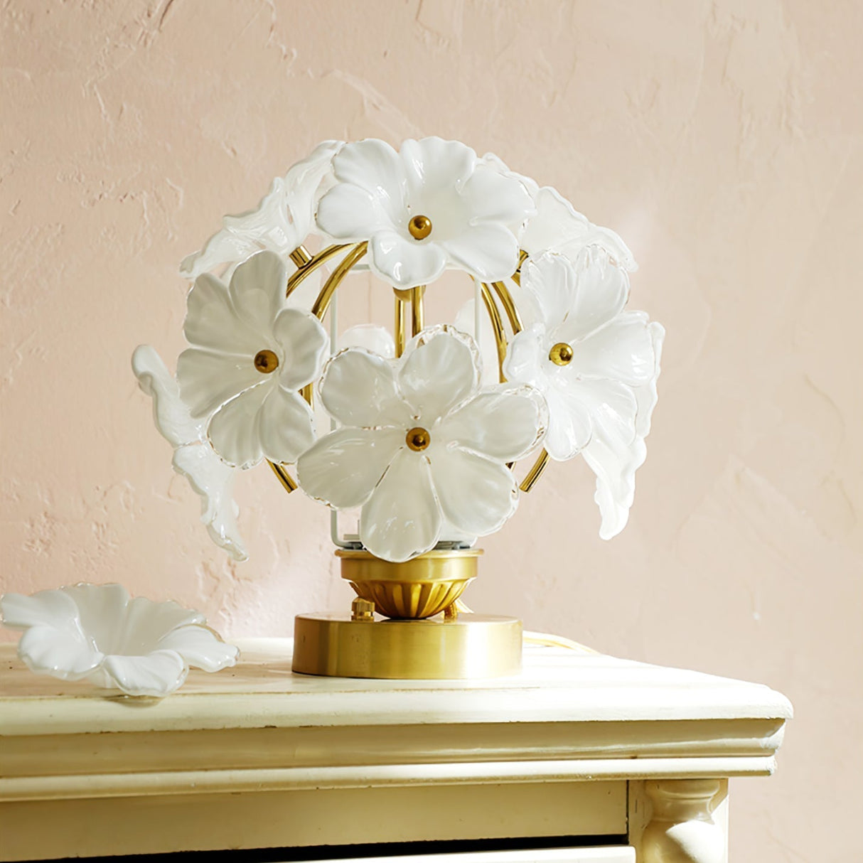 Floral Table Lamp White Glass Petals with Gold Accents - Product detail 7