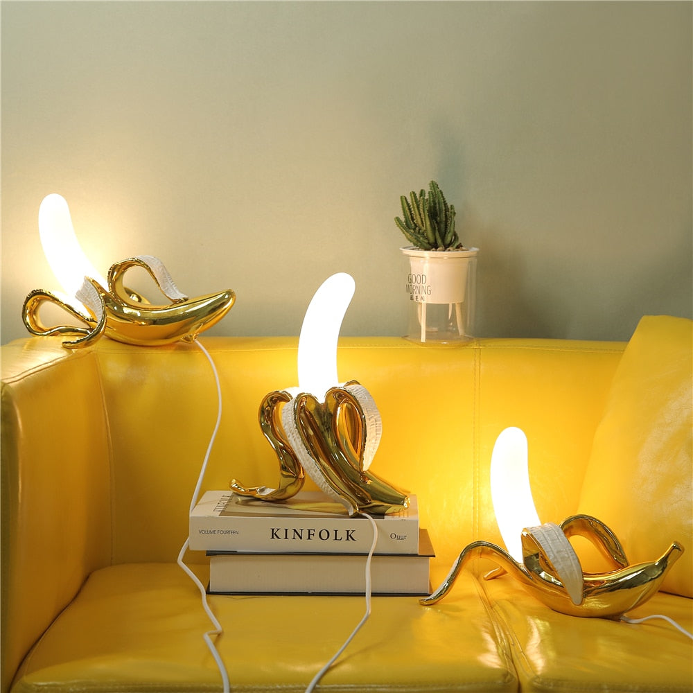 Art Deco Table Lamp Banana-Shaped Gold Metal Design - Detailed view