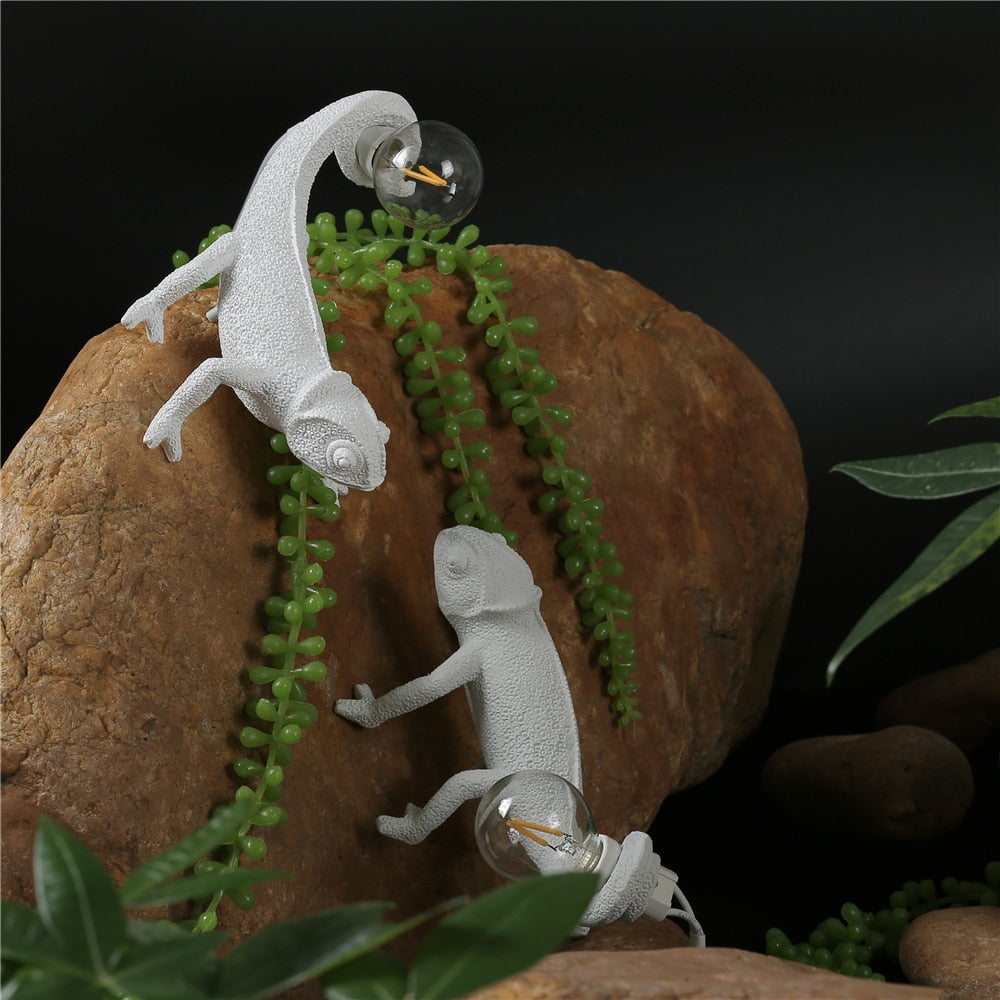 Modern Lizard Table Lamp White Resin Design - Product detail 5
