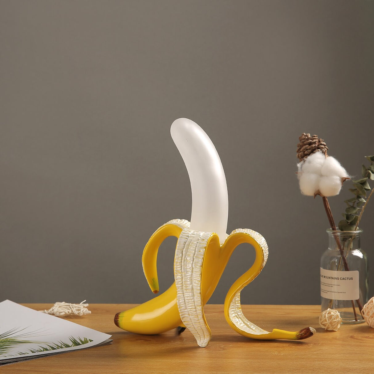 Art Deco Table Lamp Banana-Shaped Gold Metal Design - Product detail 18