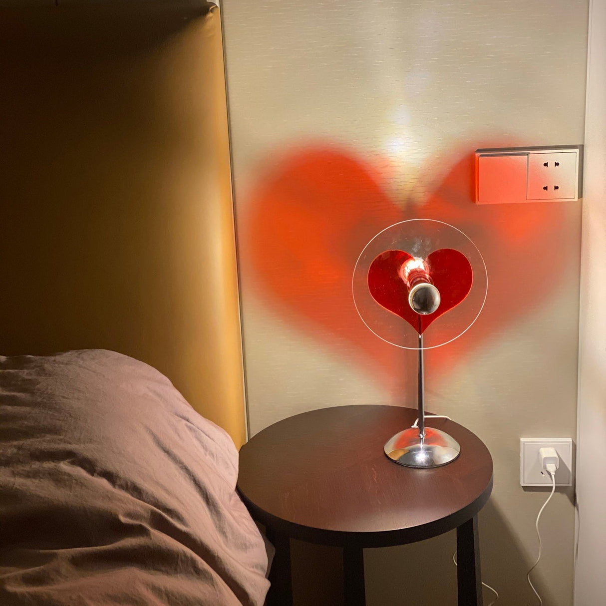 Heart LED Table Lamp Modern Rechargeable Metal Design - Product detail 4