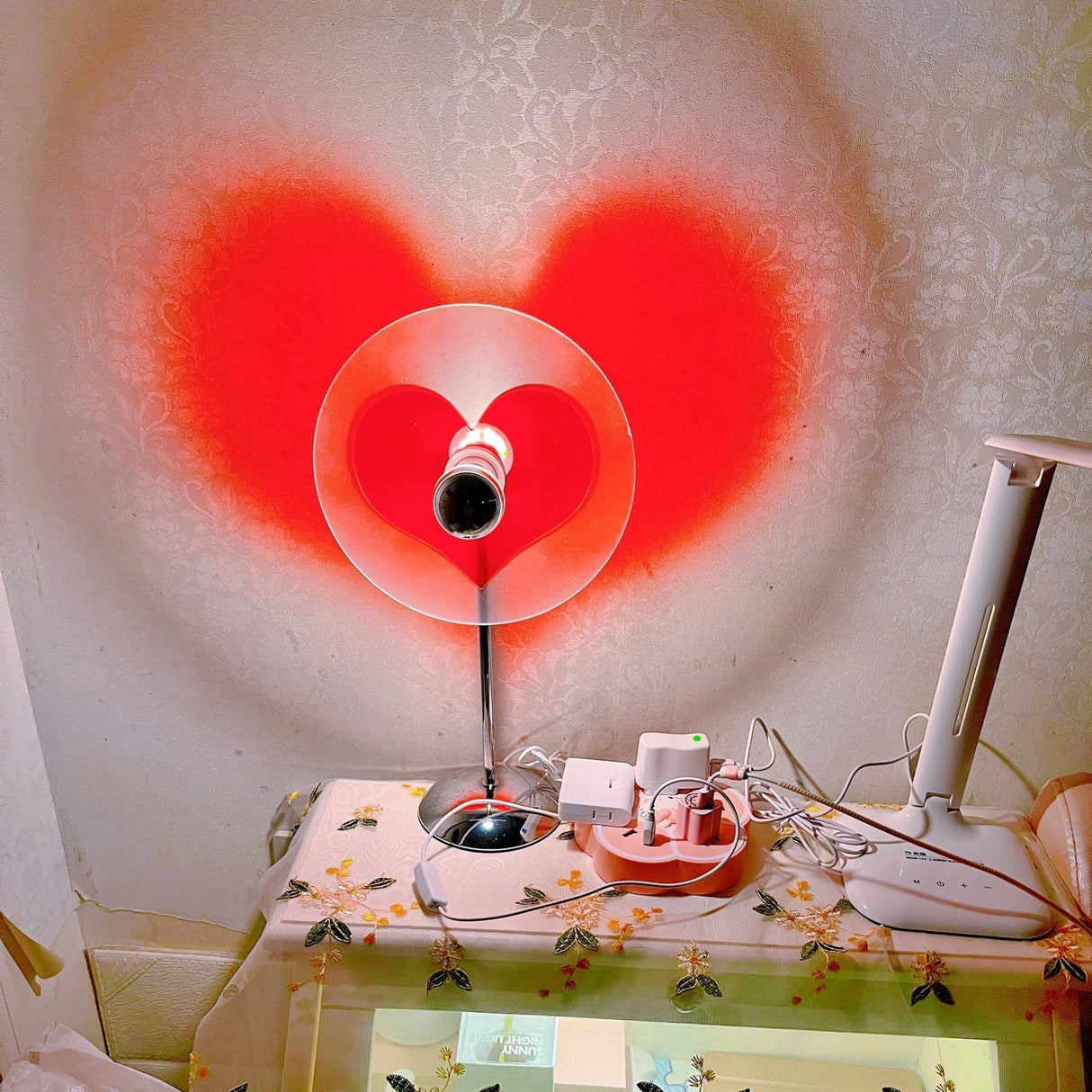 Heart LED Table Lamp Modern Rechargeable Metal Design - Product detail 61