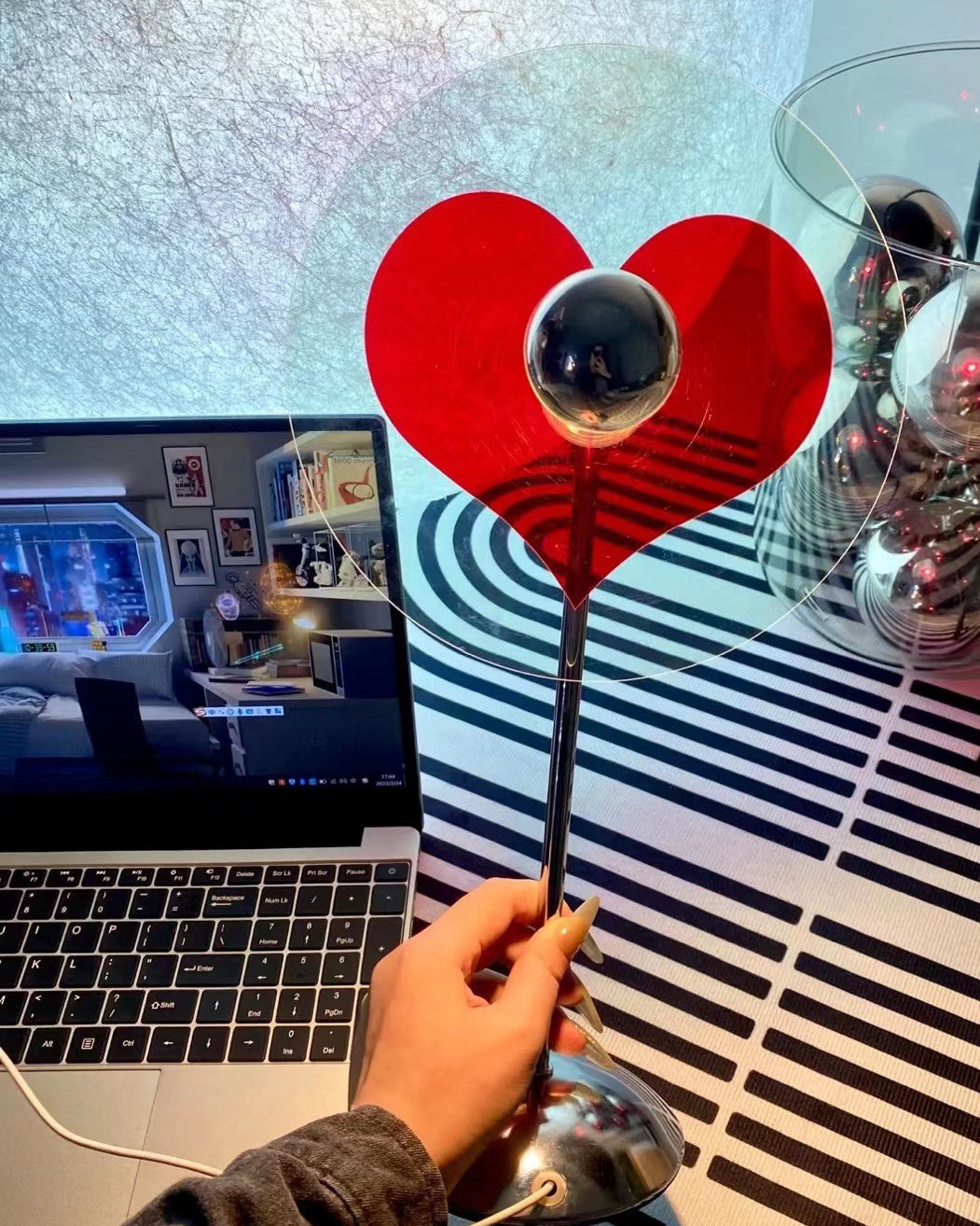 Heart LED Table Lamp Modern Rechargeable Metal Design - Product detail 8