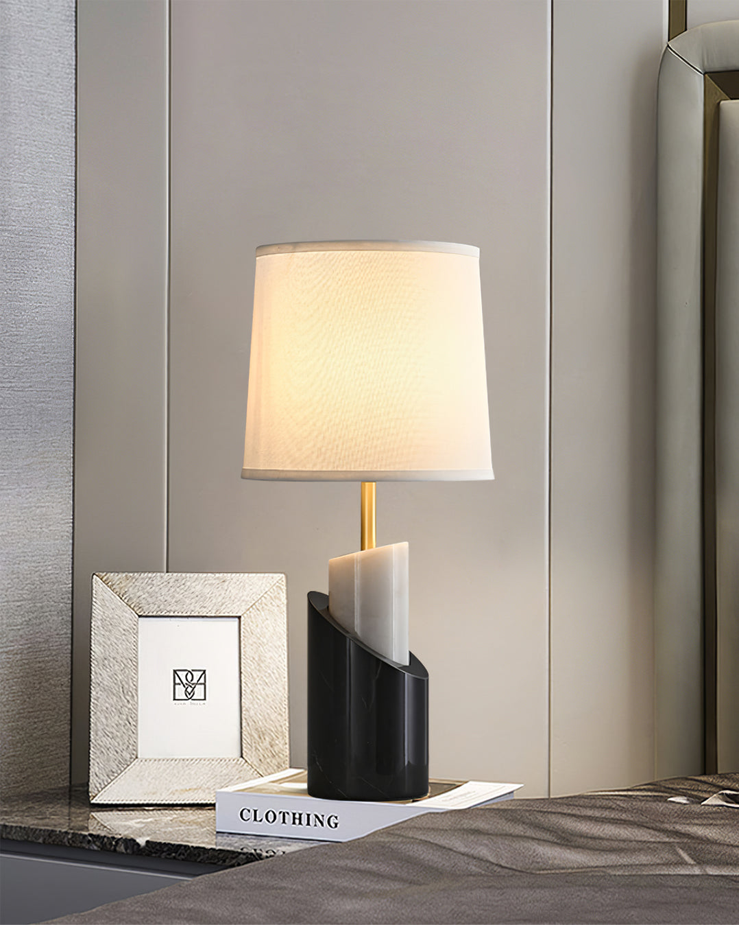 Modern Wall Sconce Marble Base with Brass Accents - Product detail 5