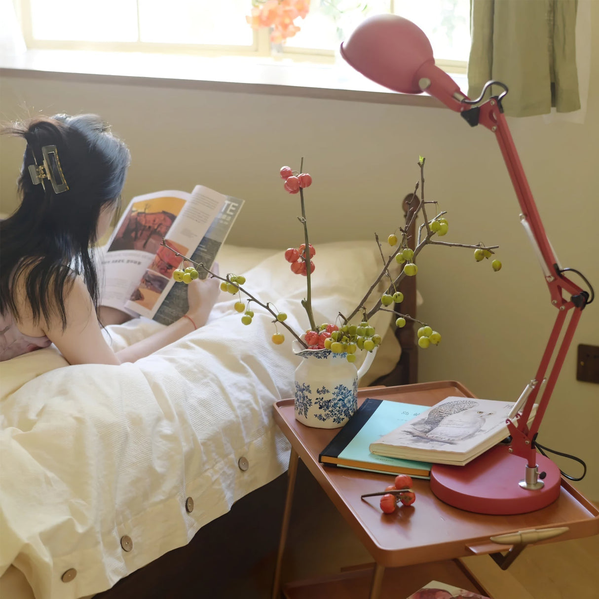 Adjustable Task Lamp Red Metal Swing Arm Design - Product detail 9