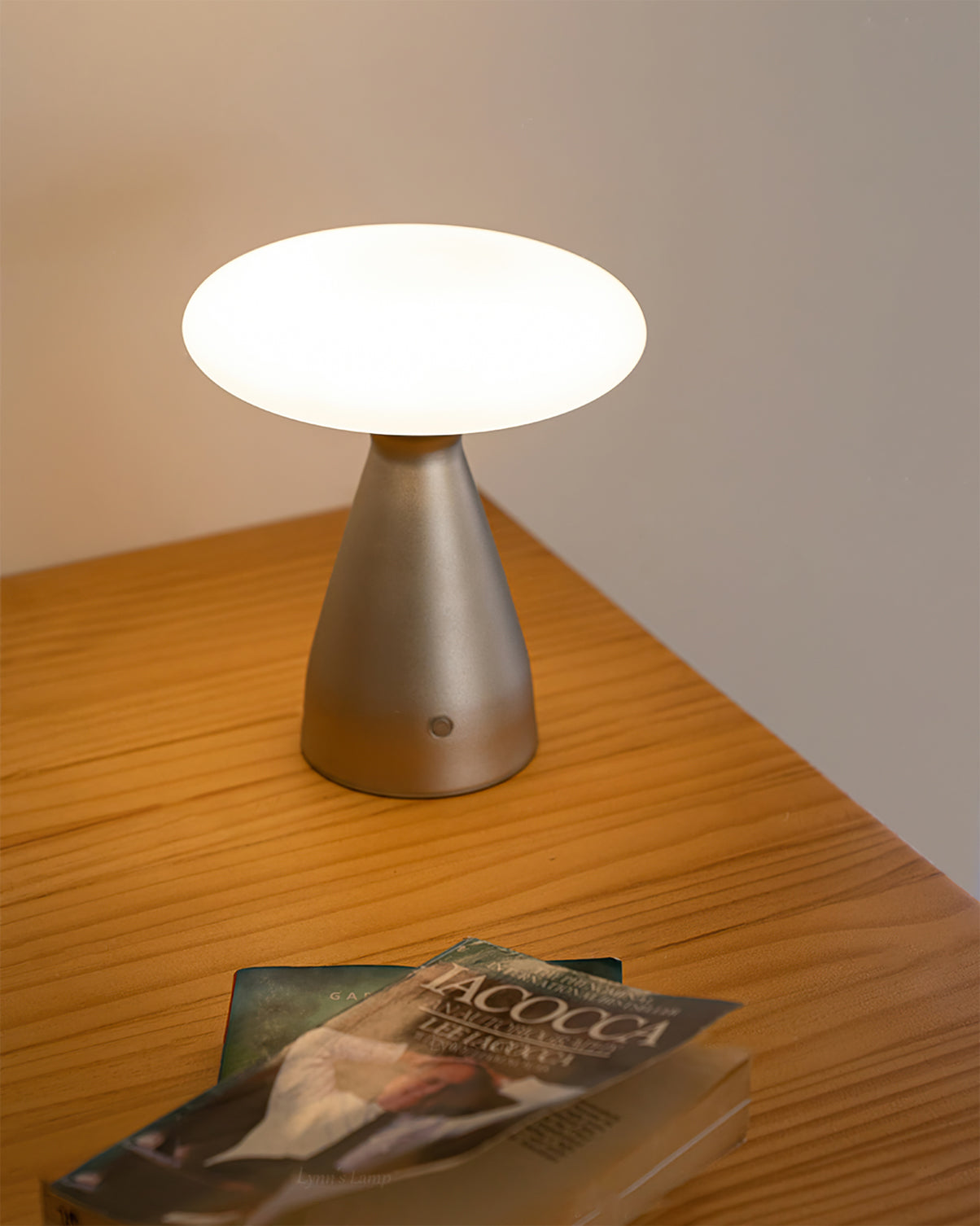 Modern LED Table Lamp  Wireless Metal Glass Design - Product detail 6