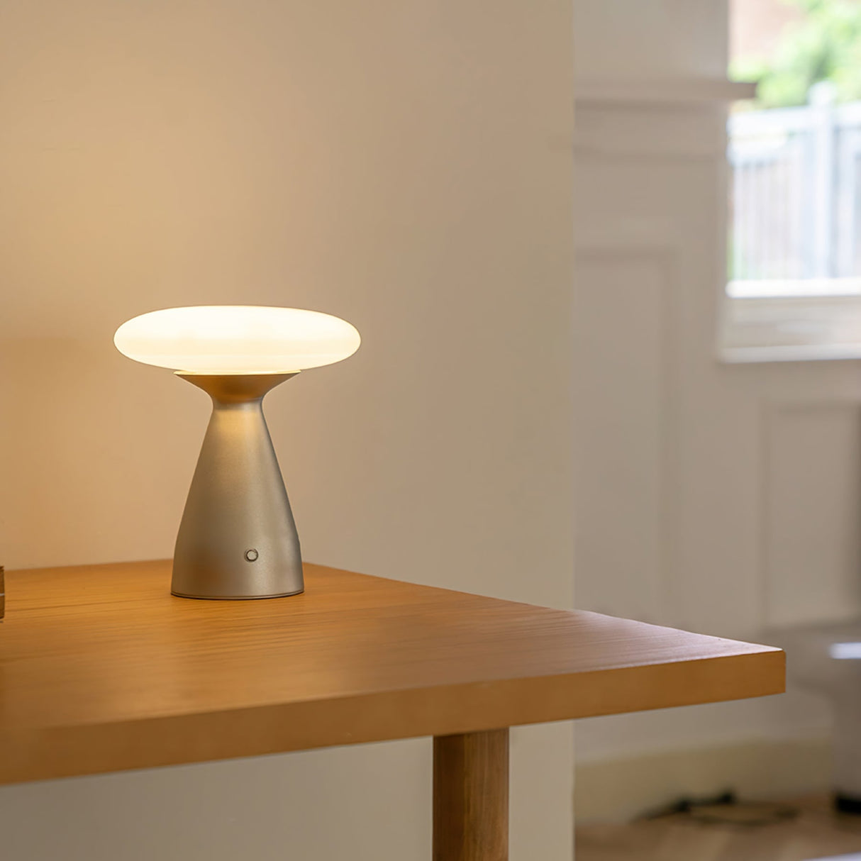 Modern LED Table Lamp  Wireless Metal Glass Design - Product detail 7