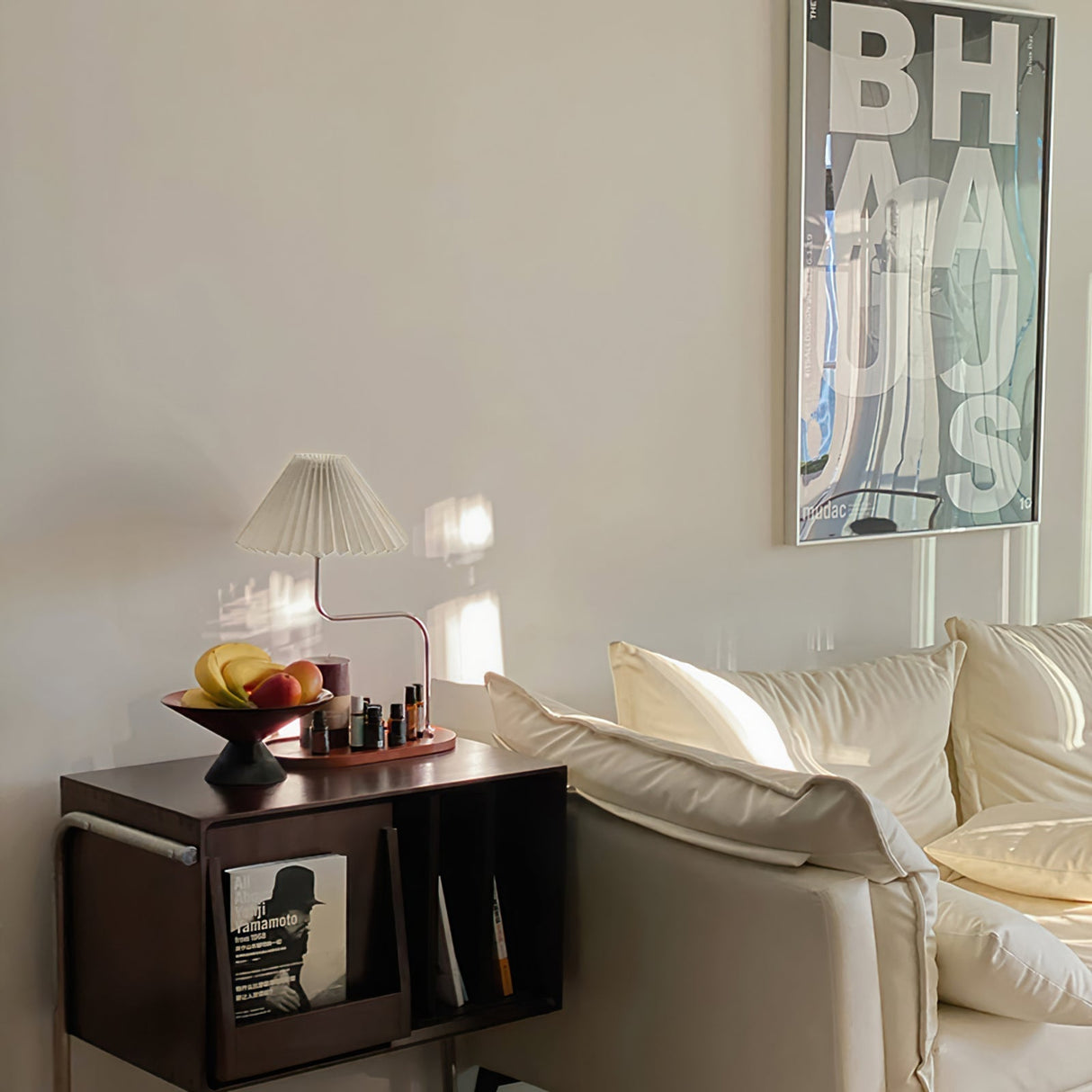 Modern Table Lamp Wood Base with Pleated Shade - Product detail 13