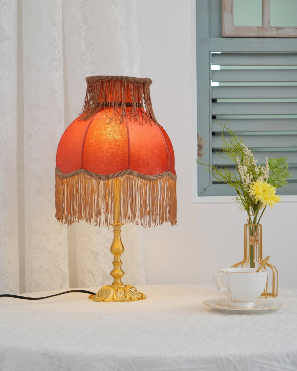 Vintage Table Lamp Brass Base with Fringed Velvet Shade - Product detail 19
