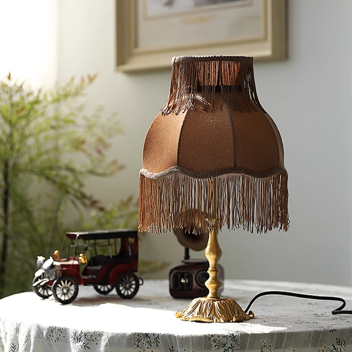 Vintage Table Lamp Brass Base with Fringed Velvet Shade - Product detail 5
