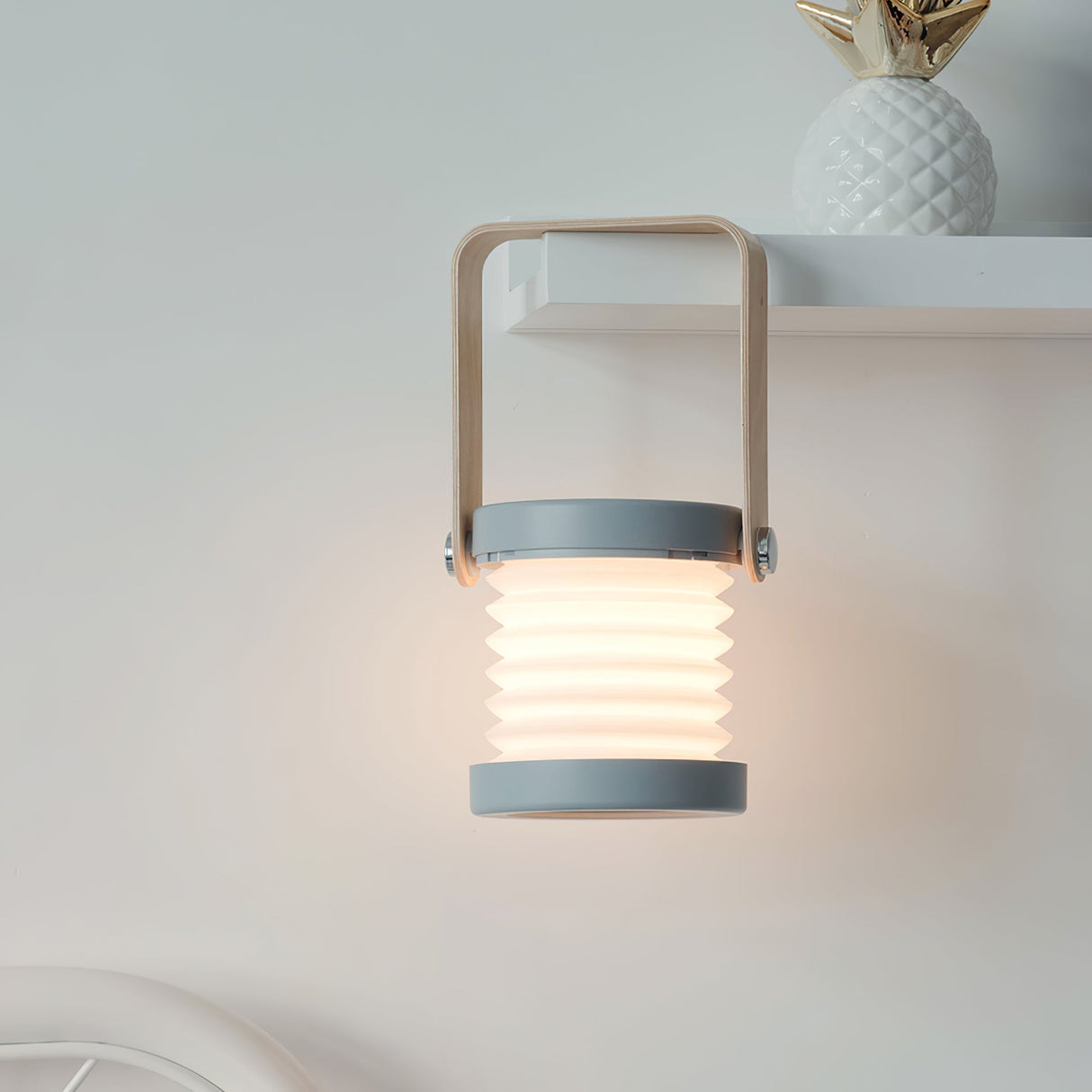 Portable Table Lamp Honeycomb Design with Wooden Handle - Detailed view