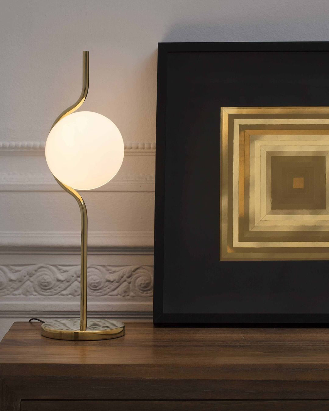 Modern Table Lamp Curved Gold Frame With Glass Globe - Product detail 13