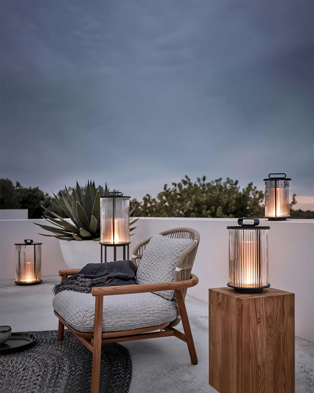 Solar Garden Lantern  Ribbed Glass with Black Frame - Product detail 6